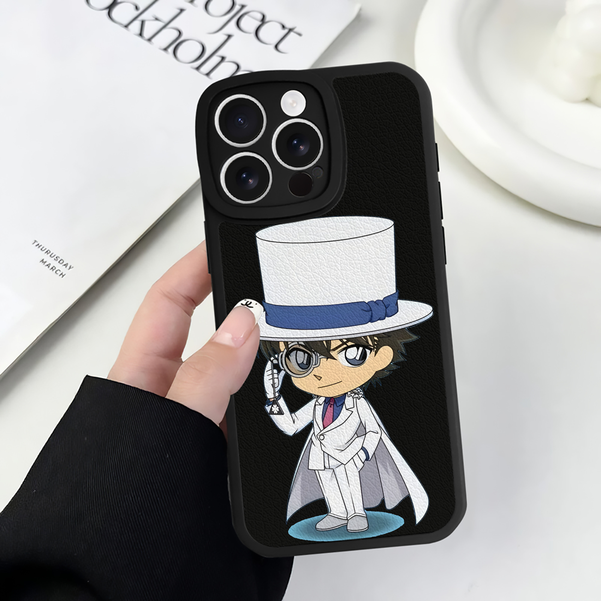 （画像用） 名探偵コナン くろば かいと Detective Conan Kuroba Kaito 【iPhone 16シリーズ対応】シリコンスマホケース（レザー調） 材質：シリコン